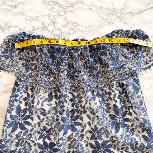 Code Mode | Off-Shoulder Lace Top - Picture 7 of 11